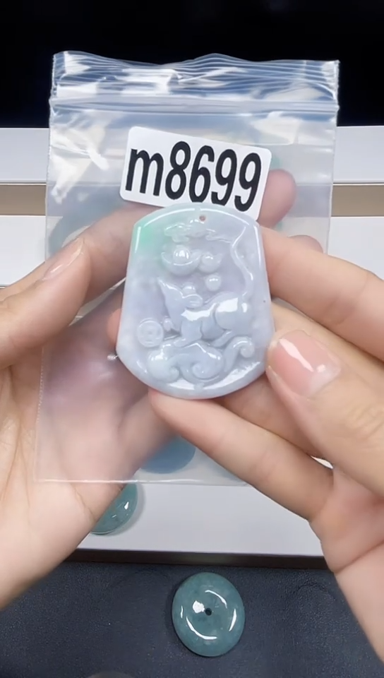 颈饰未镶嵌翡翠天然翡翠吊坠挂件