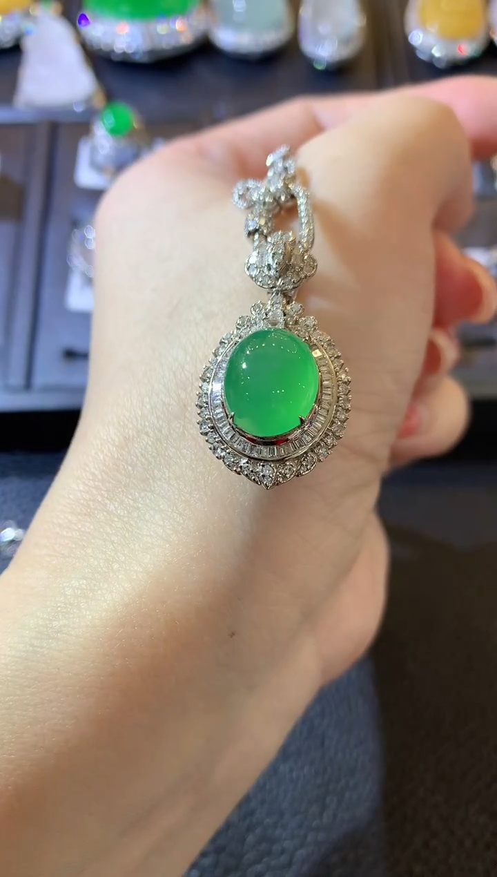 【闪购商品】翡翠吊坠(不含链)18K金镶嵌A74    