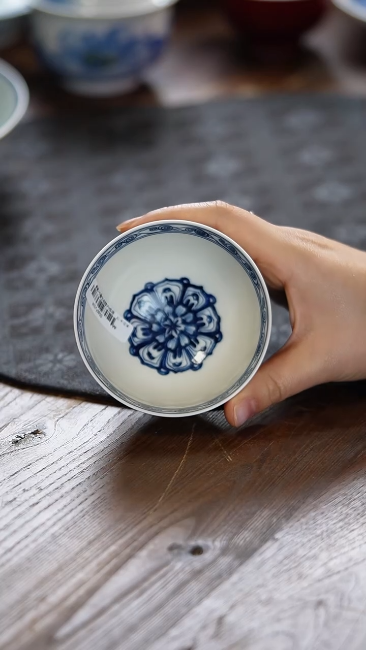 景德镇陶瓷茶器二号釉鸡心杯