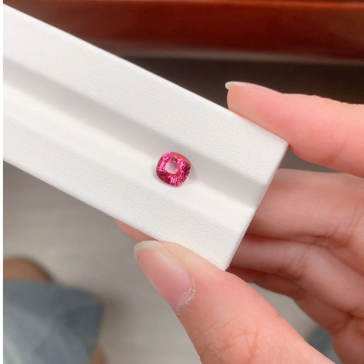 天然热粉色尖晶石裸石