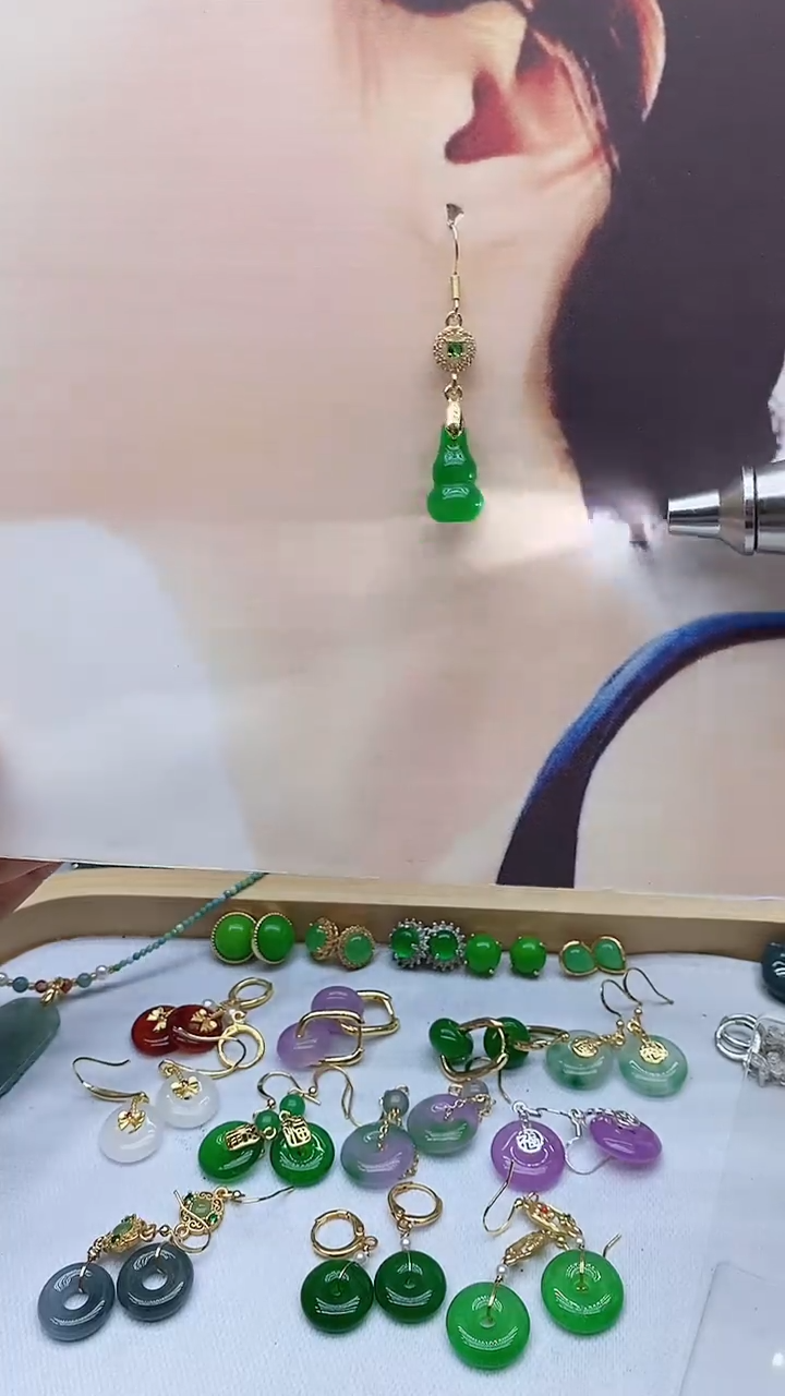 石英质玉（非洲翠）14K金镶嵌耳饰183