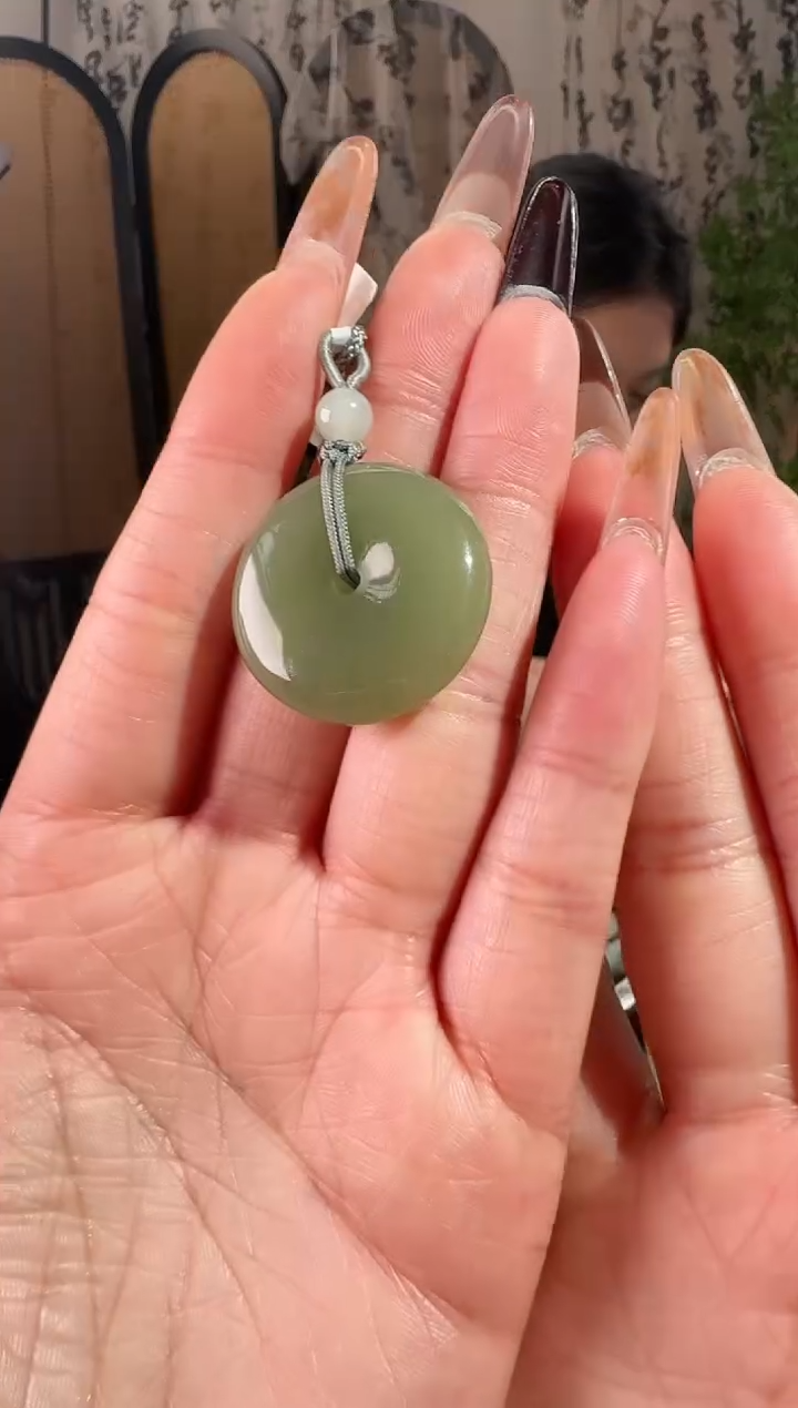 颈饰未镶嵌和田玉平安扣