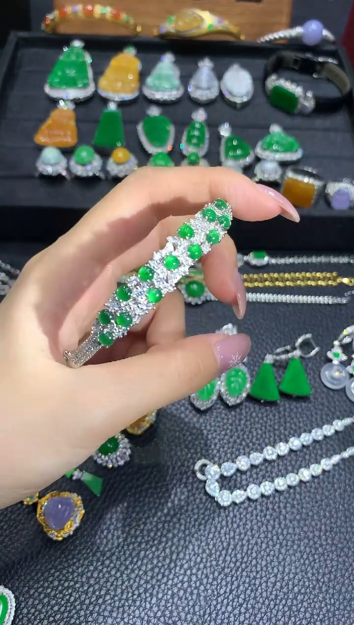 未镶嵌手镯翡翠5多样性随机发货1件