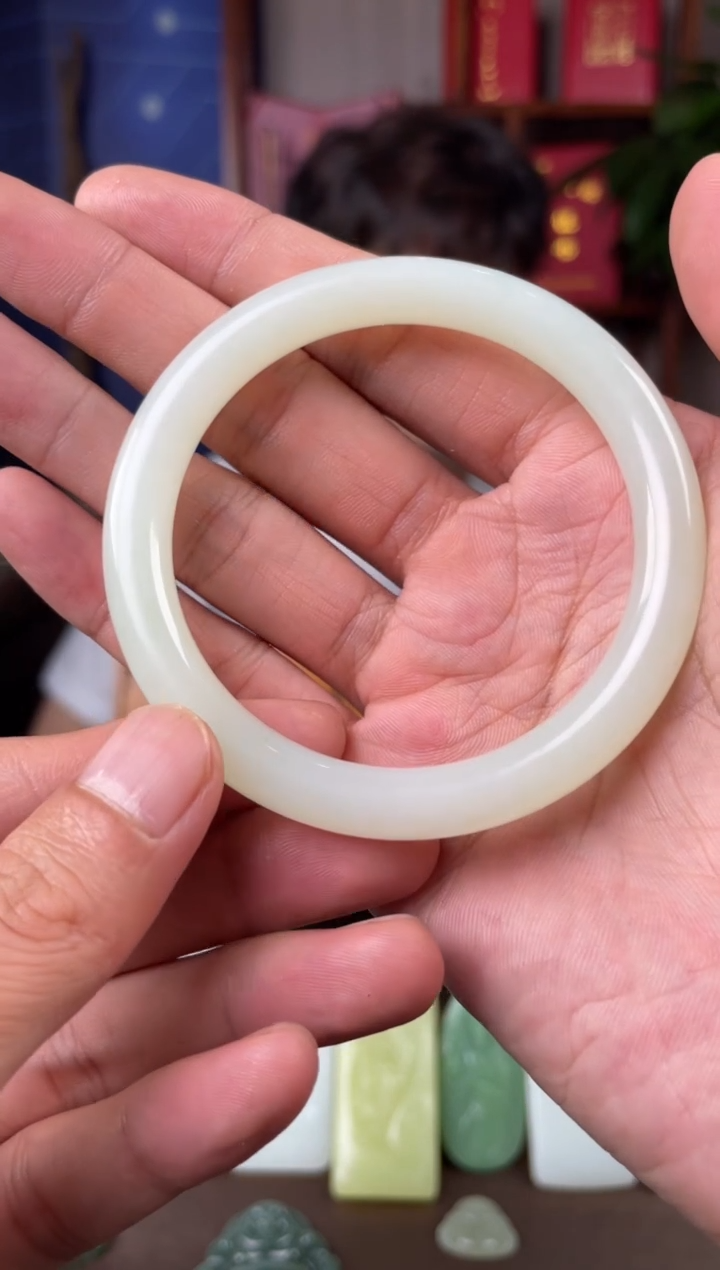 【闪购商品】和田玉手镯未镶嵌手镯