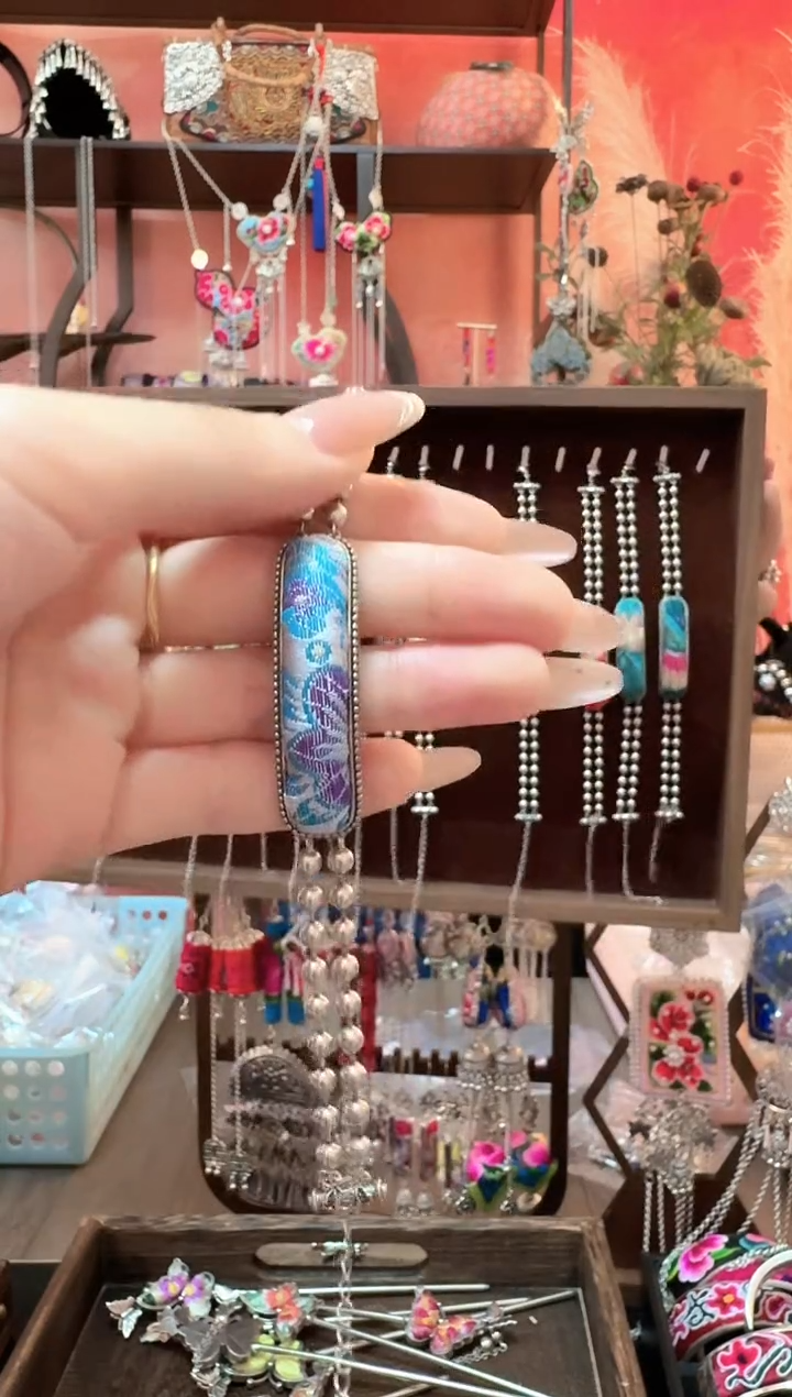 织绣云织谣民族风精美饰品289