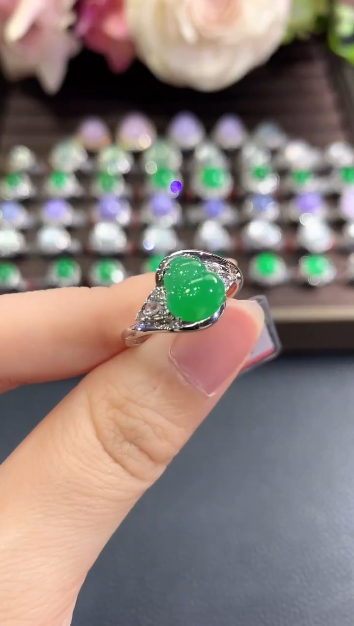 18K金镶嵌戒指翡翠b77 