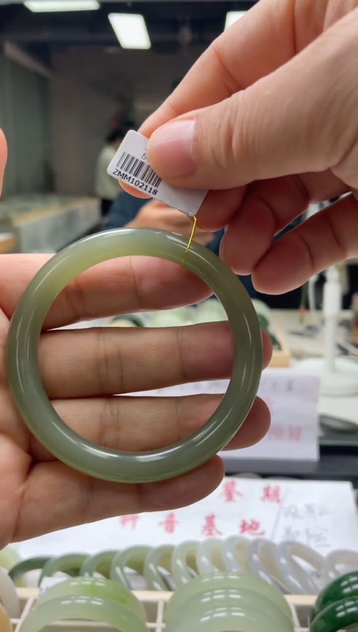 【闪购商品】和田玉手镯未镶嵌编码2118 圈口57-58