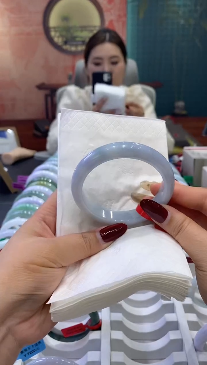 【闪购商品】翡翠手镯未镶嵌多人009011