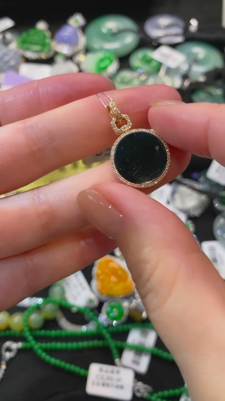 【闪购商品】翡翠颈饰未镶嵌墨翠圆牌