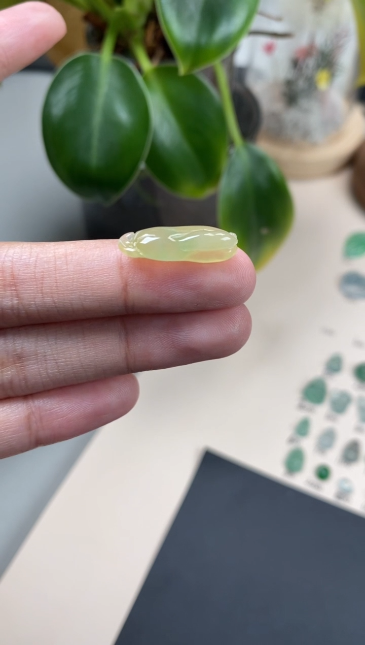 【闪购商品】翡翠颈饰未镶嵌翡翠冰黄佛手瓜