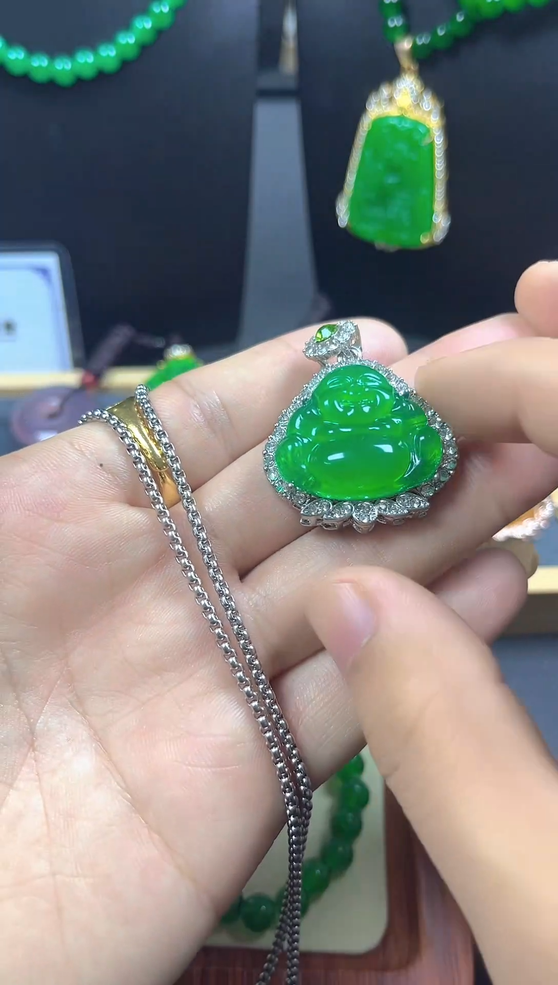 颈饰未镶嵌翡翠佛公