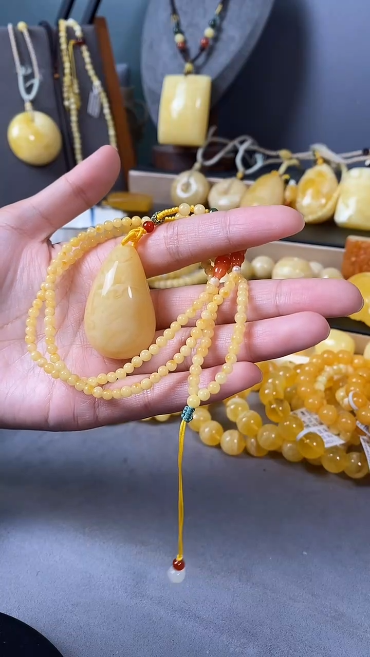 裸石琥珀未镶嵌水滴吊坠