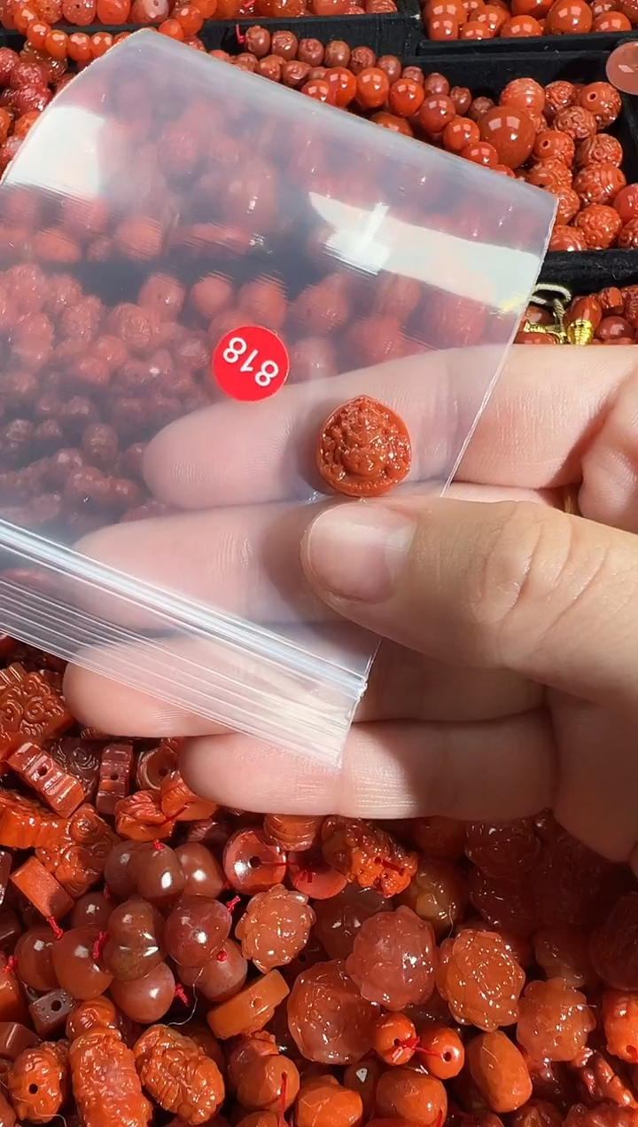 颈饰未镶嵌南红玛瑙1