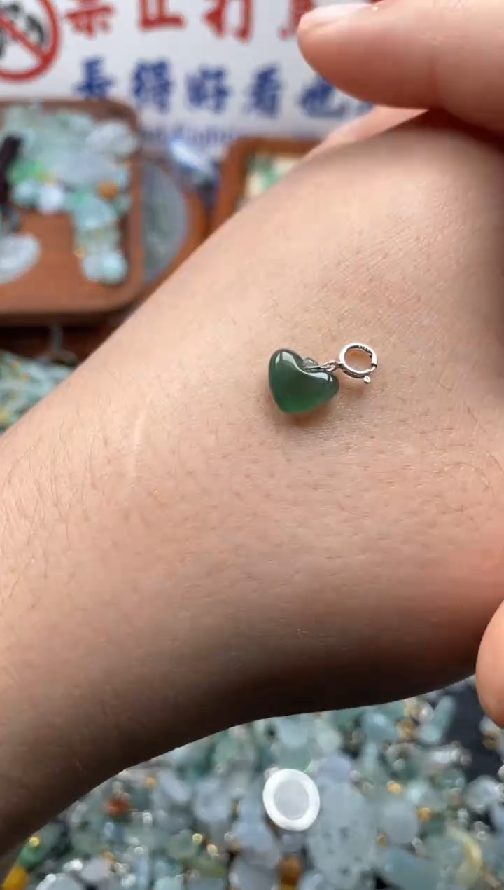 【闪购商品】翡翠颈饰未镶嵌哥哥