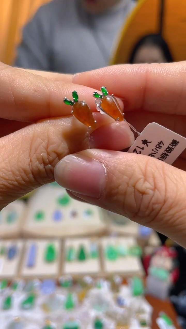 【闪购商品】翡翠颈饰18K金镶嵌假一赔三
