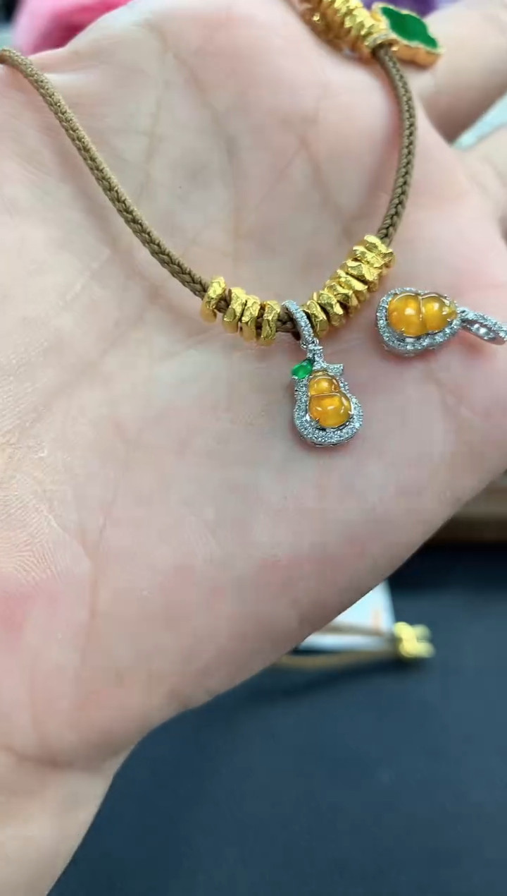 吊坠(不含链)18K金镶嵌翡翠m3多样性一件发货