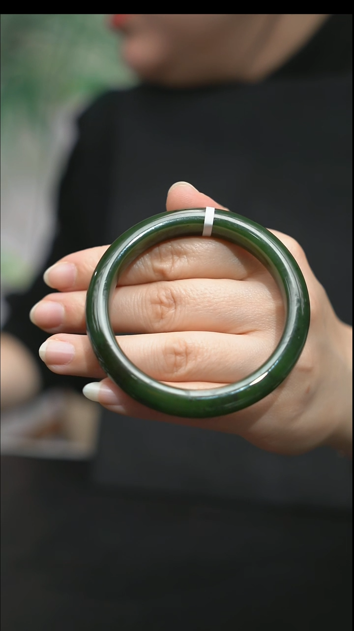 颈饰未镶嵌和田玉60圈口子碧