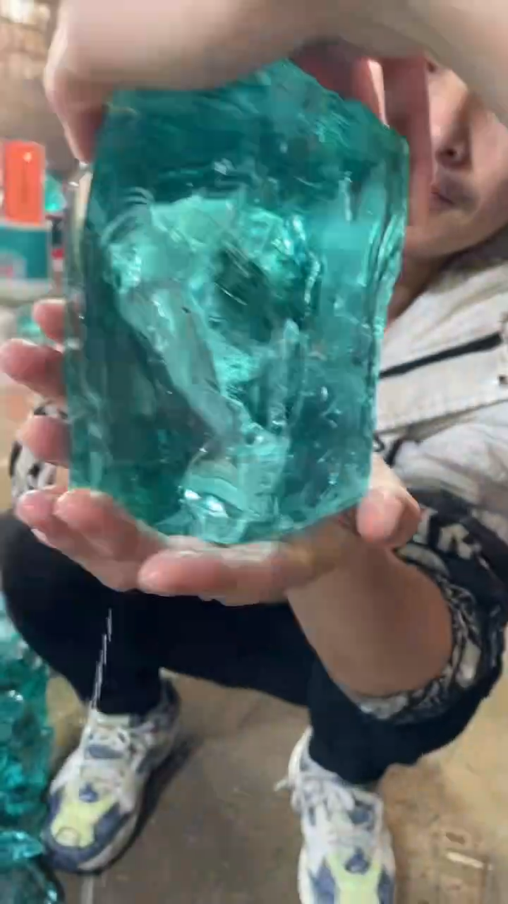 新疆五彩石原石摆件