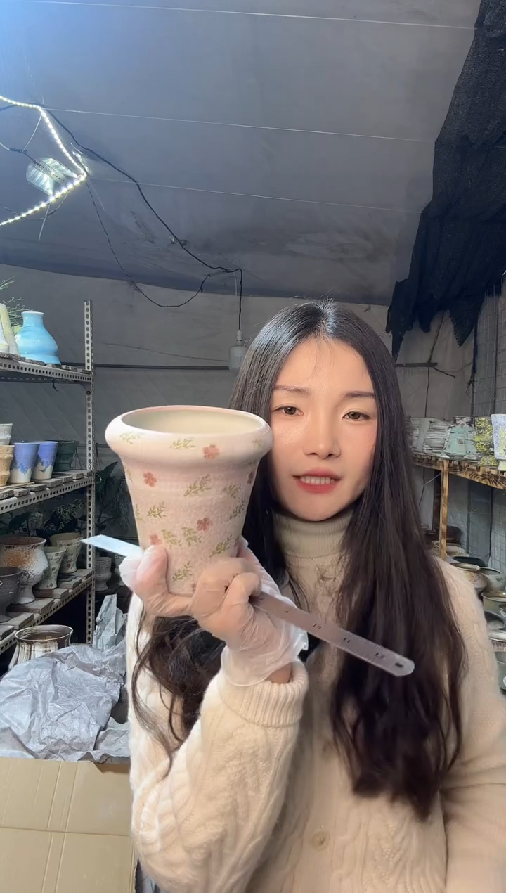 以实际为准编号 249  景德镇手工手绘花盆口 11  高15