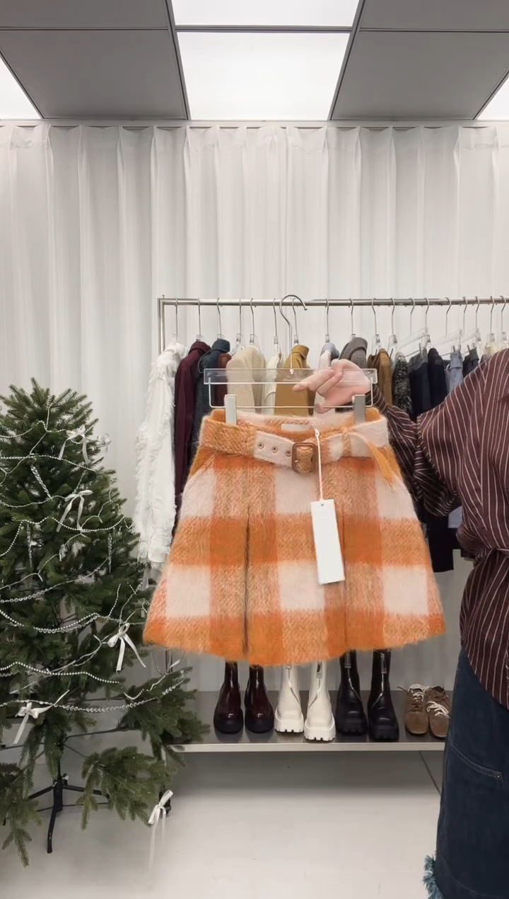 编号114 福福福  MINGMA 半裙64腰围 待开价