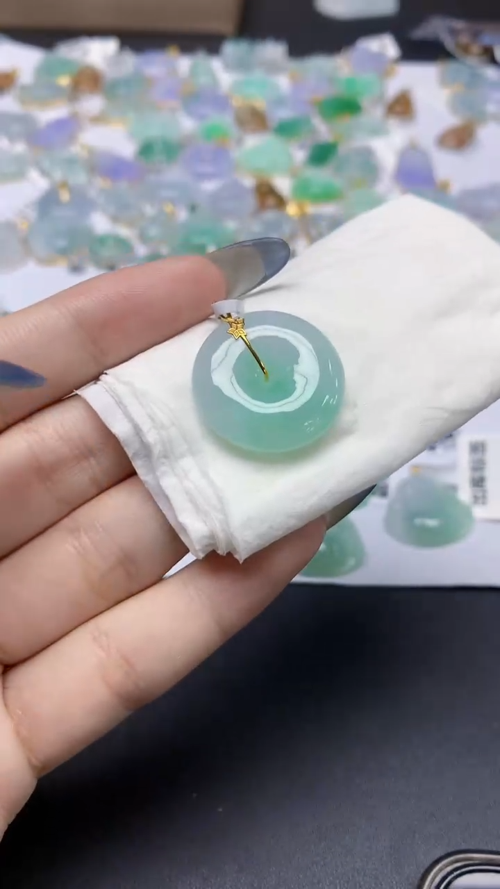 翡翠18K金镶嵌颈饰天然a货翡翠