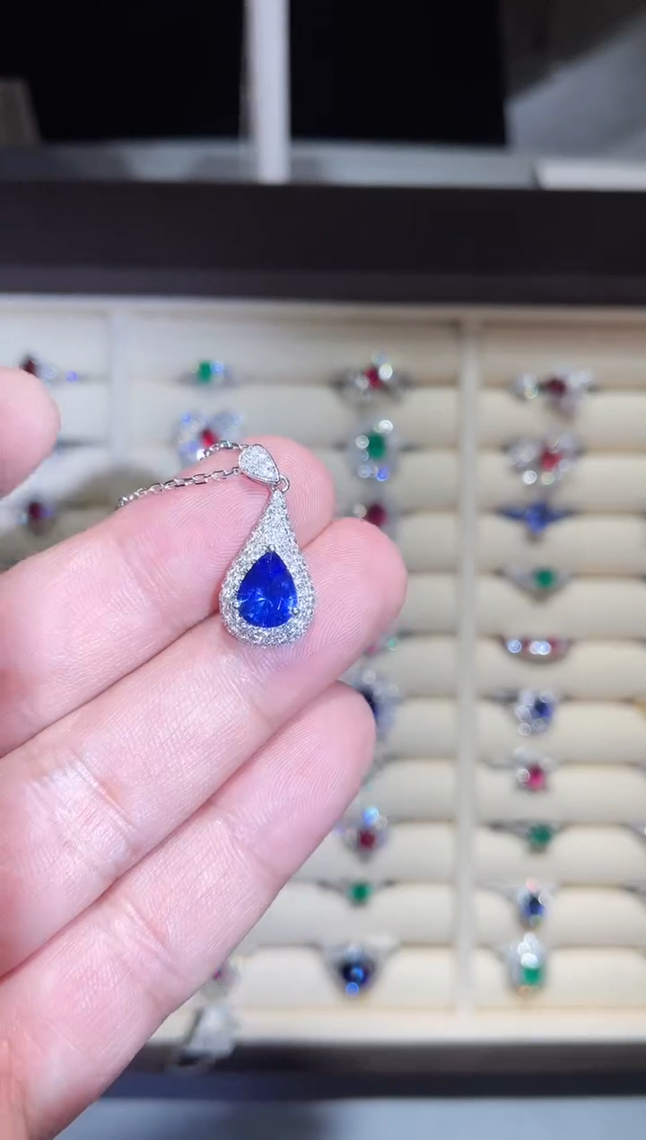 【闪购商品】蓝宝石吊坠(不含链)18K金镶嵌1.66ct