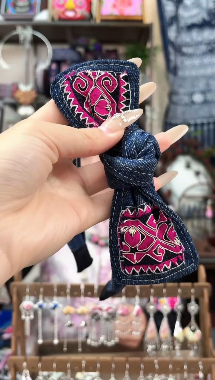 织绣民族风非遗老绣苗银饰品226