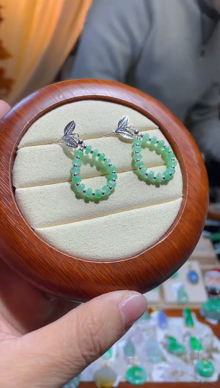 【闪购商品】翡翠颈饰未镶嵌假一赔三