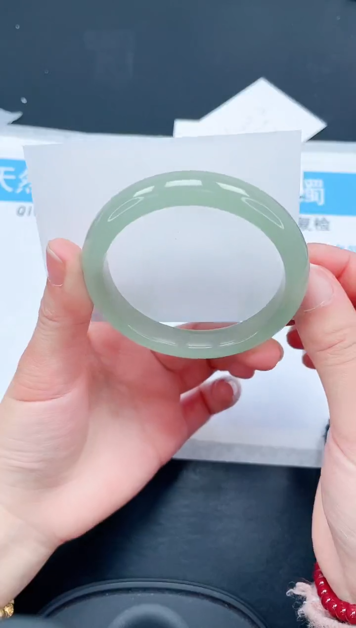 【闪购商品】石英质玉手镯未镶嵌58-55