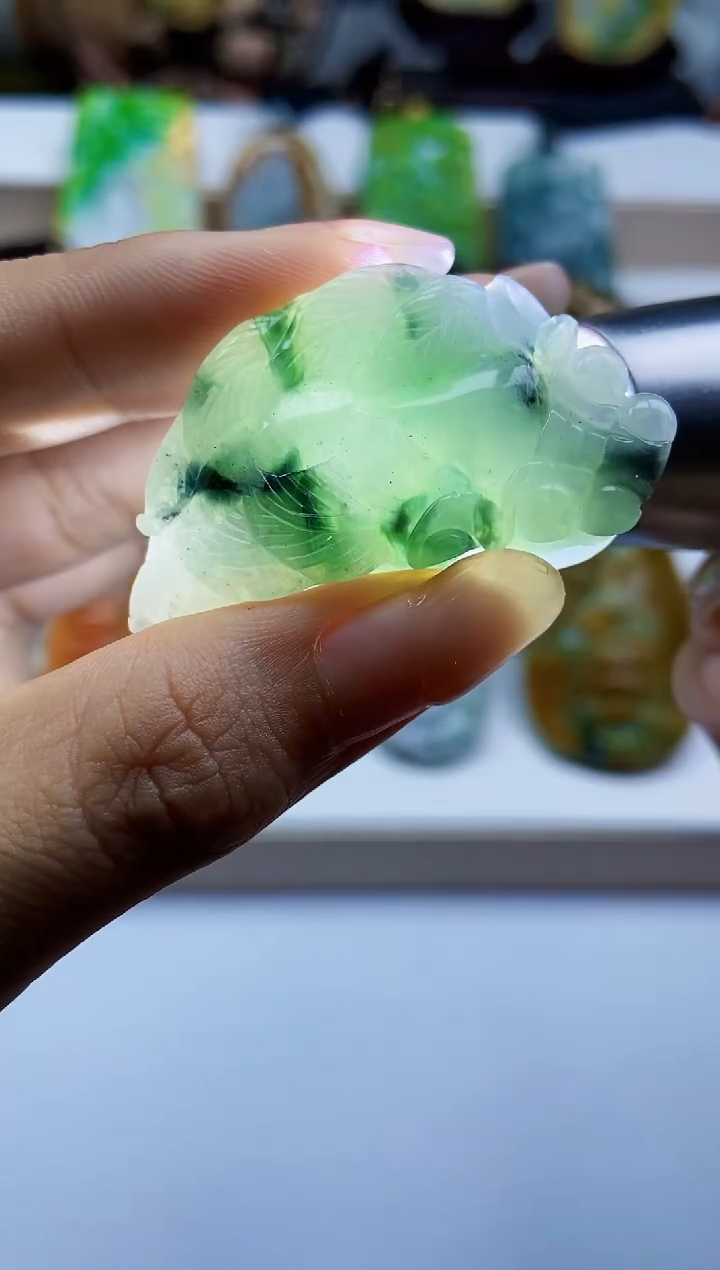 颈饰未镶嵌翡翠1