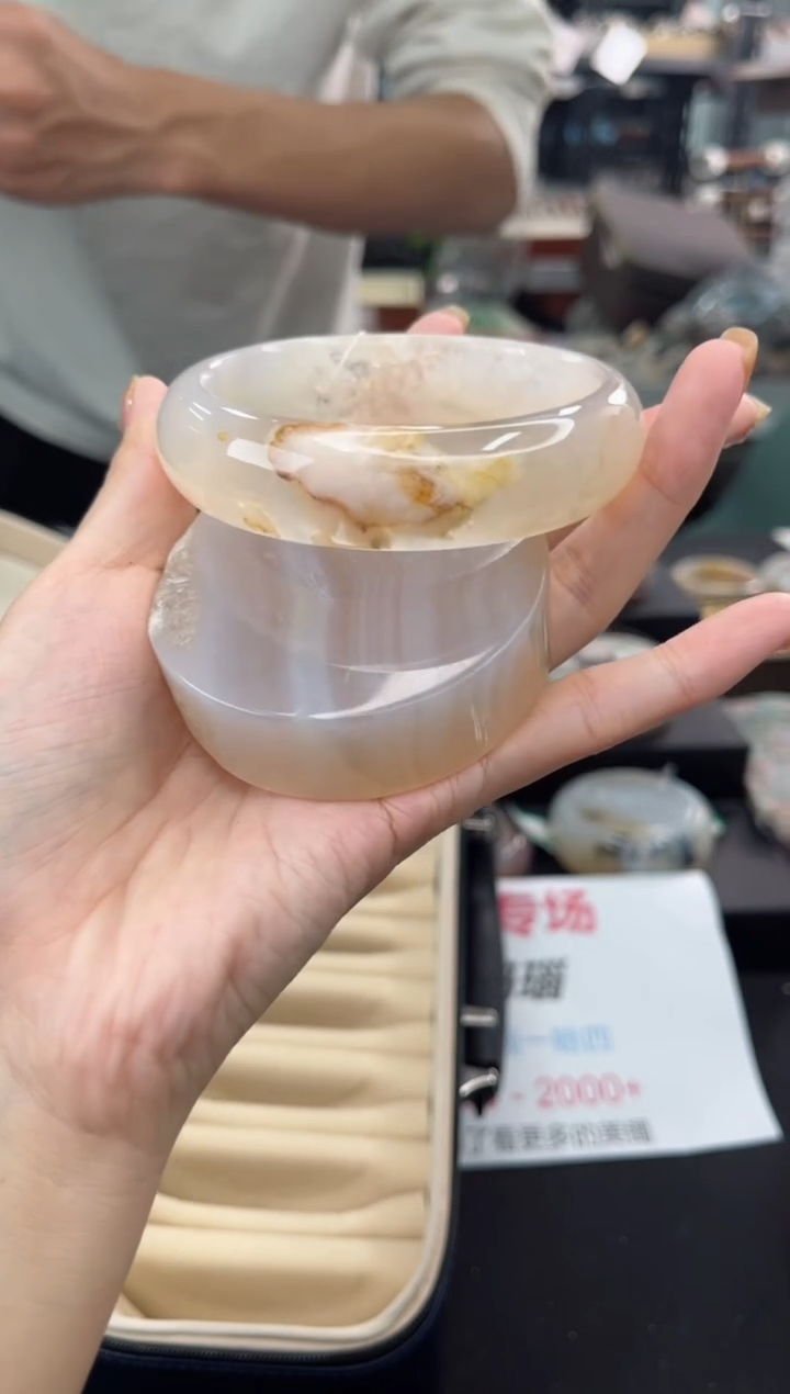 【闪购商品】石英质玉手镯未镶嵌65圈口（赠品镯心）3441222