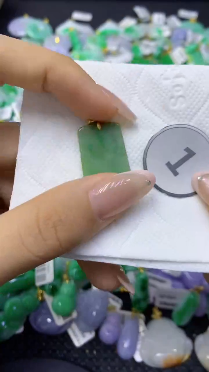 颈饰未镶嵌翡翠天然缅甸翡翠A货