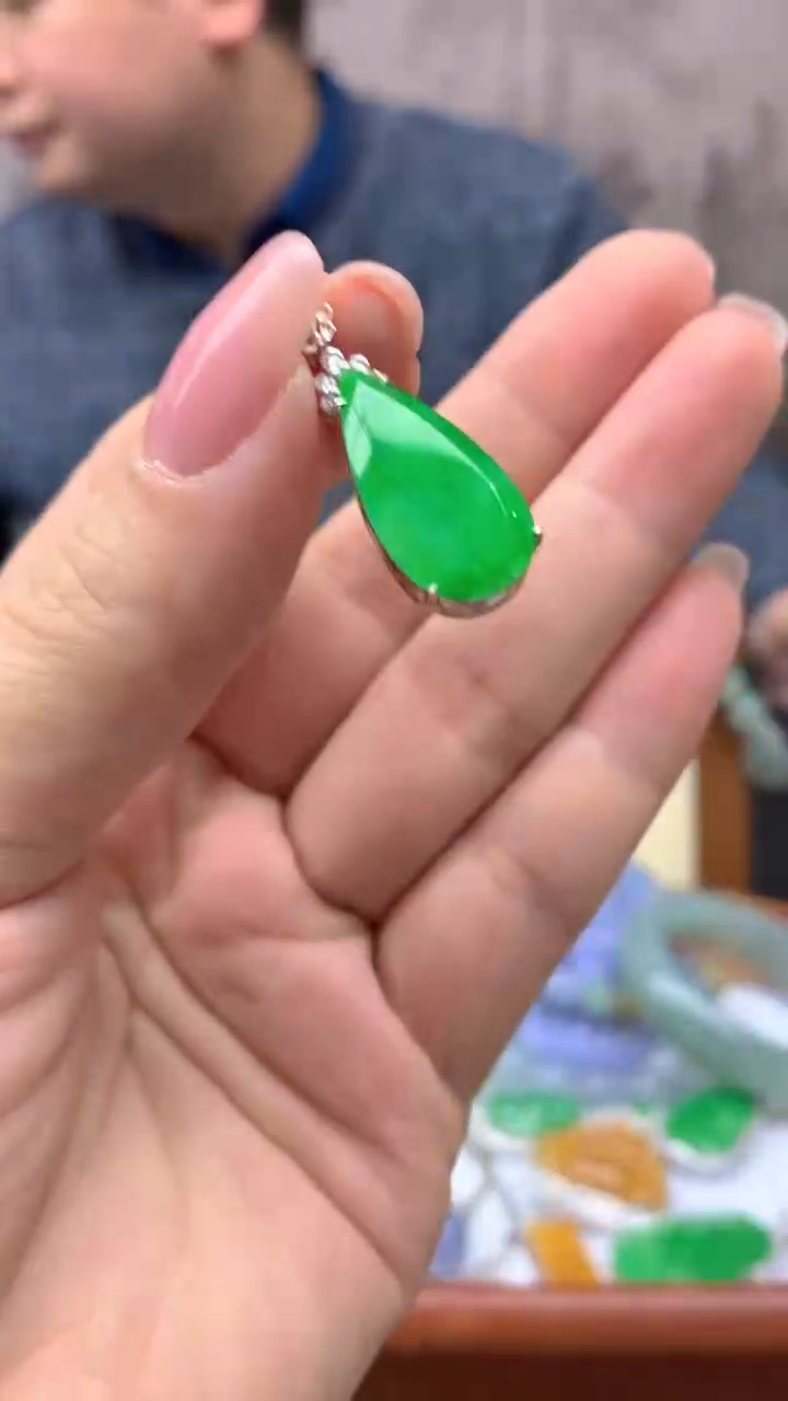 【闪购商品】翡翠颈饰18K金镶嵌263-天然翡翠