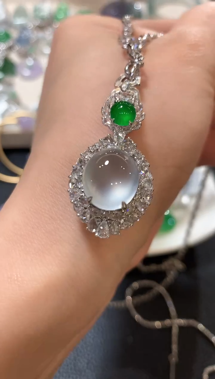 吊坠(不含链)18K金镶嵌翡翠你****么z129  