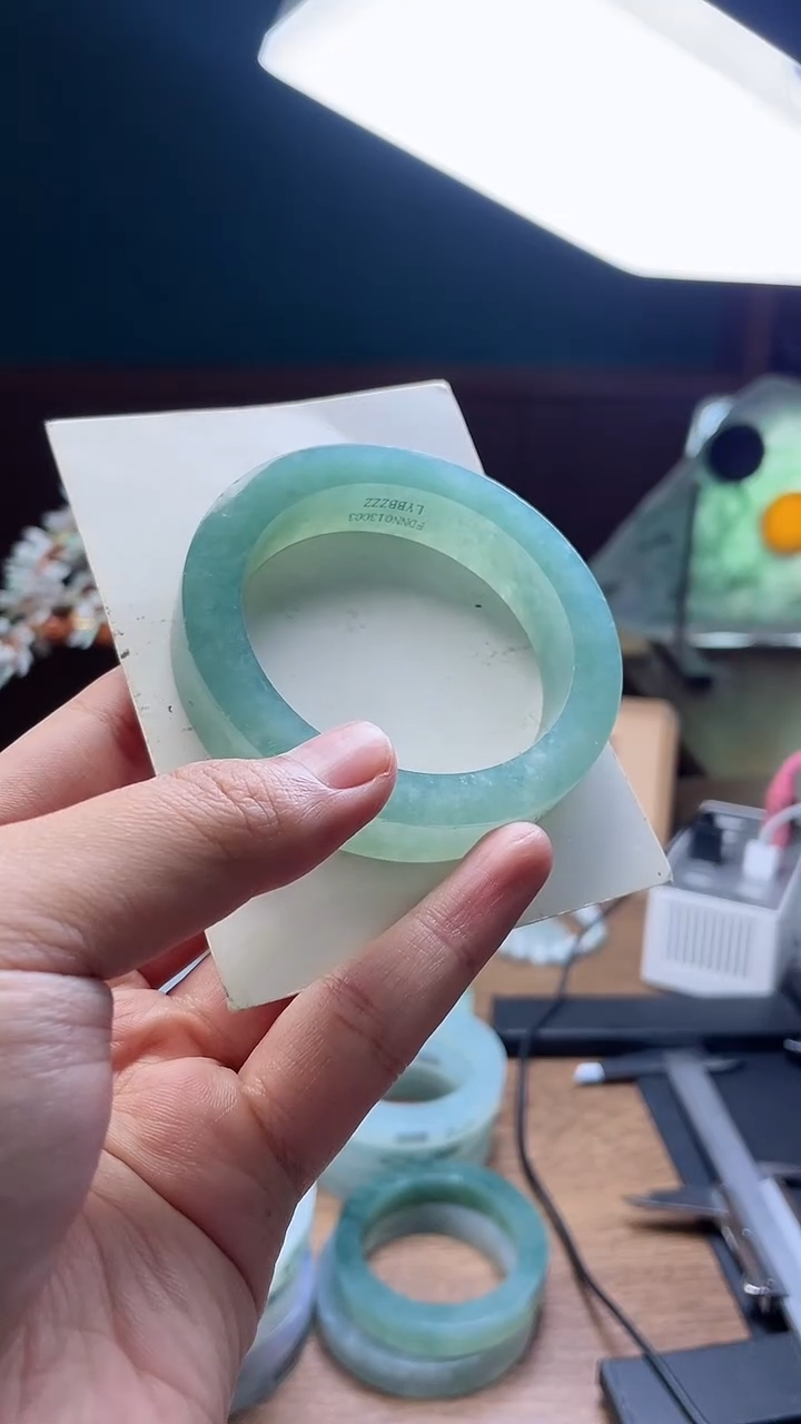 定制翡翠手镯未镶嵌定制