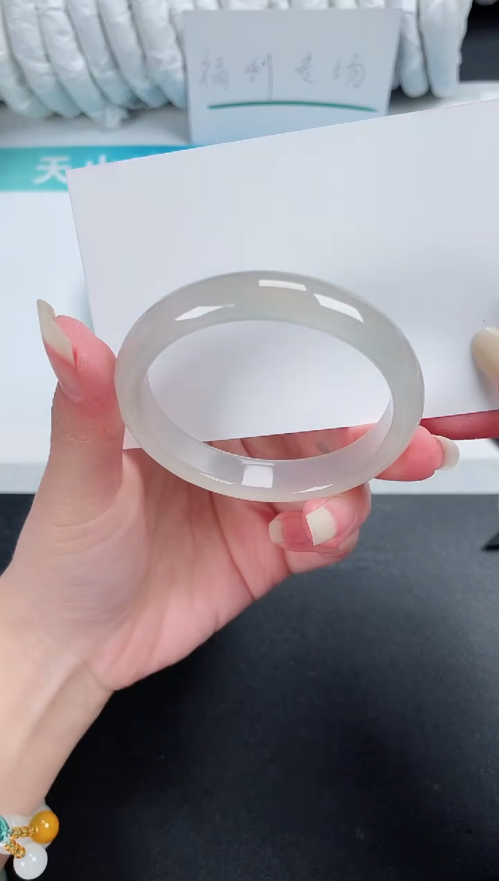 【闪购商品】石英质玉手镯未镶嵌356-53.2