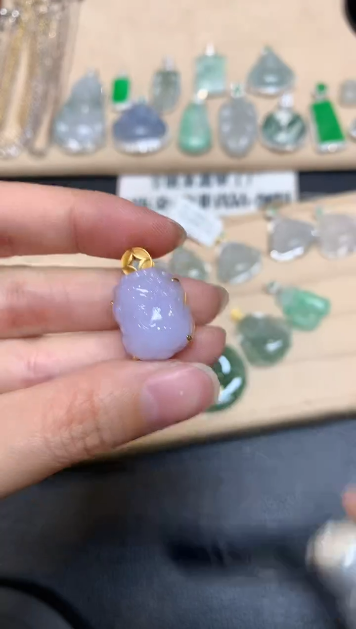 【闪购商品】翡翠颈饰18K金镶嵌貔貅【无服务费】