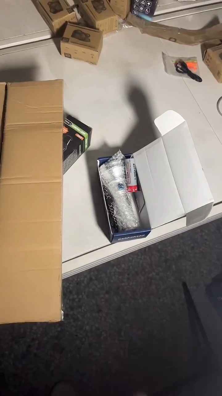 【比其他家都低】一体仓进口灯芯正品95K专业手电筒