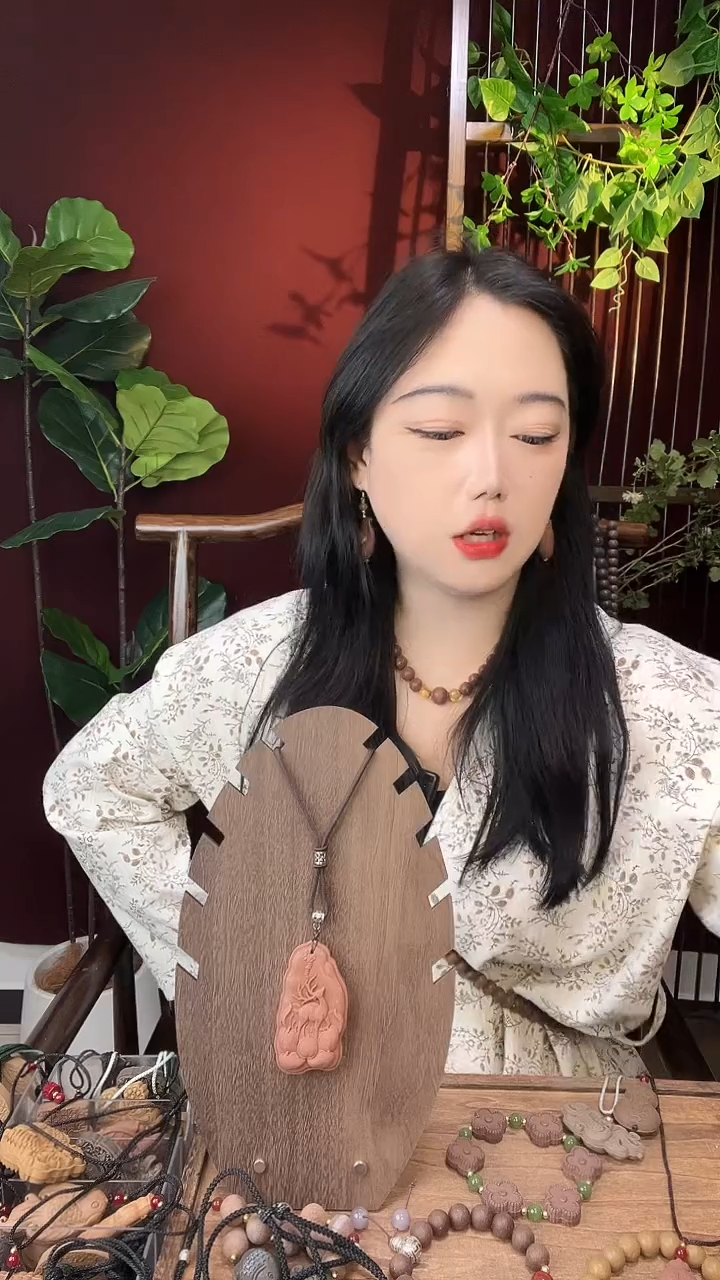 珠串红颜息肌一鹿生花