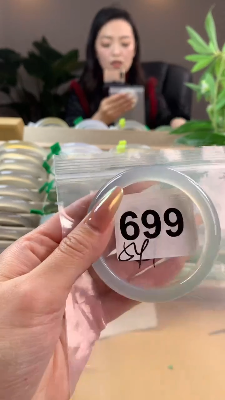 【闪购商品】玛瑙/玉髓手镯未镶嵌699