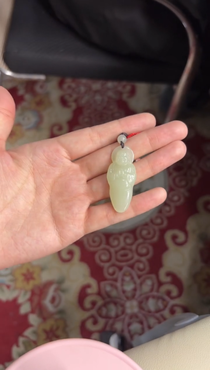 【闪购商品】和田玉吊坠(赠链)未镶嵌且末微色差迪克兰吊坠