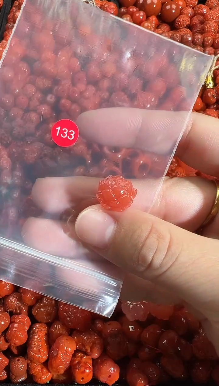 颈饰未镶嵌南红玛瑙1
