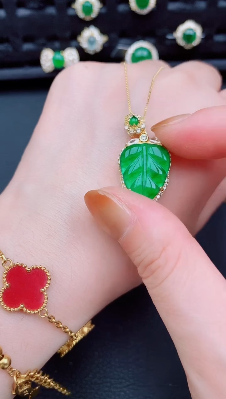 【闪购商品】翡翠颈饰银S925镶嵌天然a货翡翠260