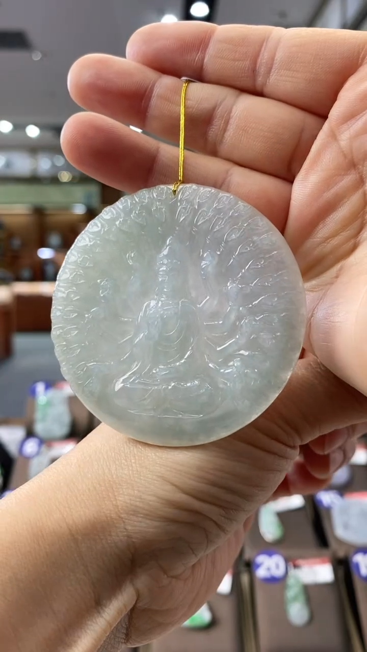 【闪购商品】翡翠颈饰未镶嵌千手观音