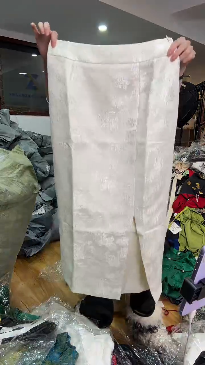 M码       110斤  长款半裙