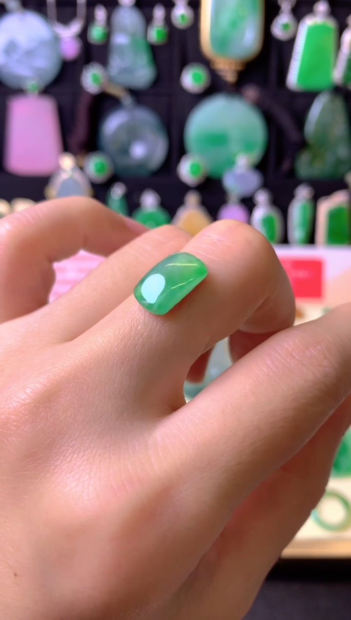 定制翡翠未镶嵌1裸玉（客户意向镶嵌）