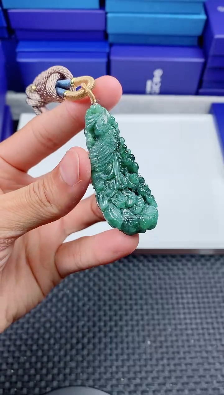 翡翠未镶嵌颈饰111111111