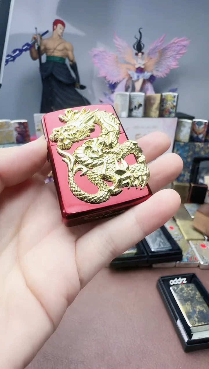Zippo 红色贴章龙