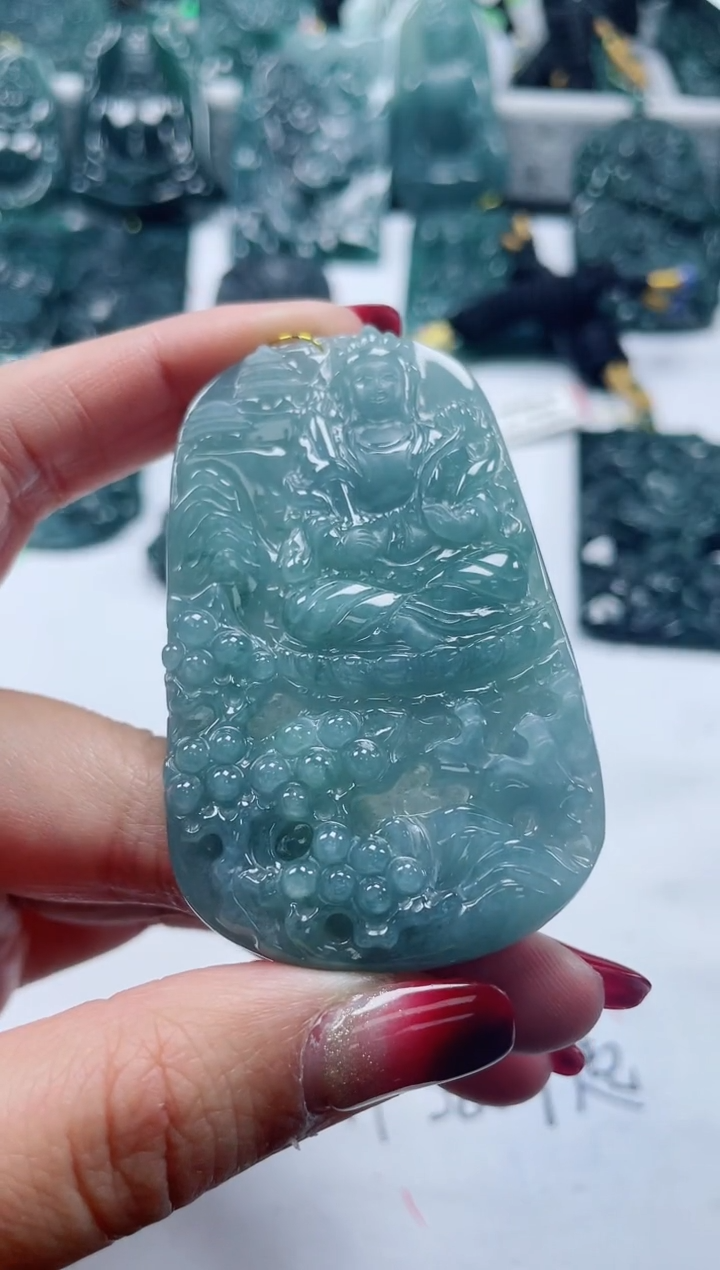 【闪购商品】翡翠颈饰未镶嵌          