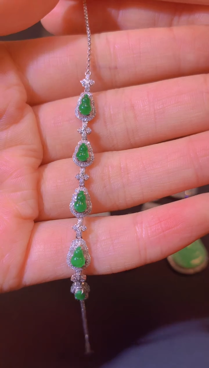 【闪购商品】翡翠吊坠(不含链)18K金镶嵌手链